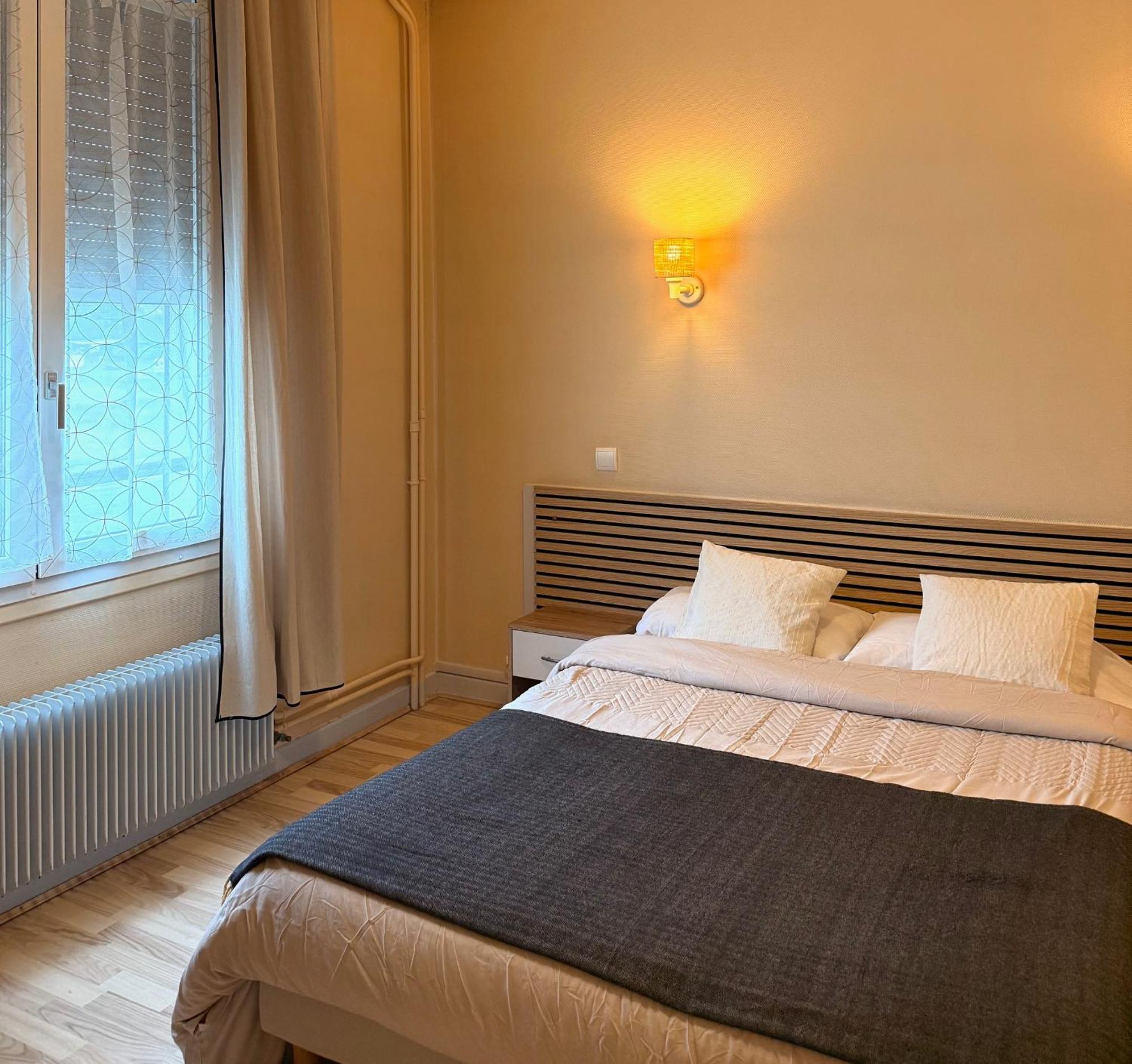 Le Relais De La Route Bleue Hotel Saint-Loup  Екстериор снимка