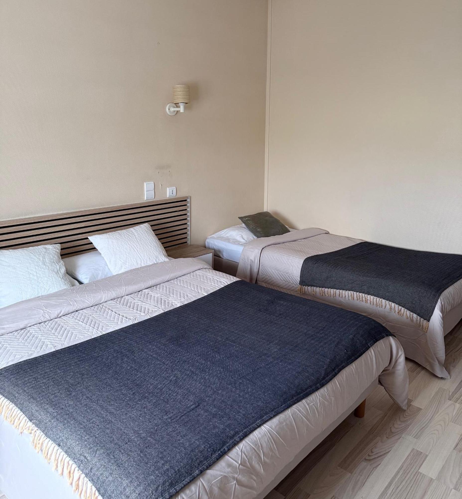 Le Relais De La Route Bleue Hotel Saint-Loup  Екстериор снимка