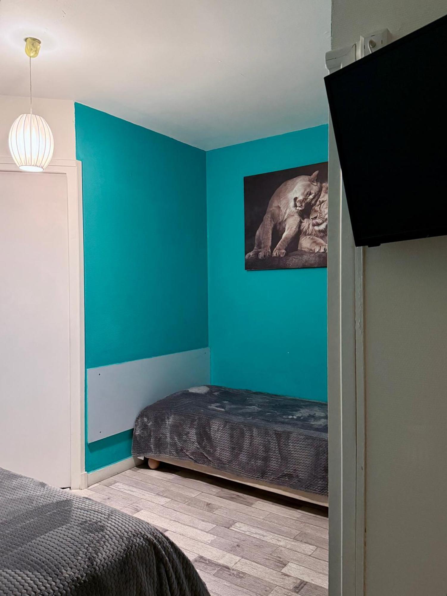 Le Relais De La Route Bleue Hotel Saint-Loup  Екстериор снимка