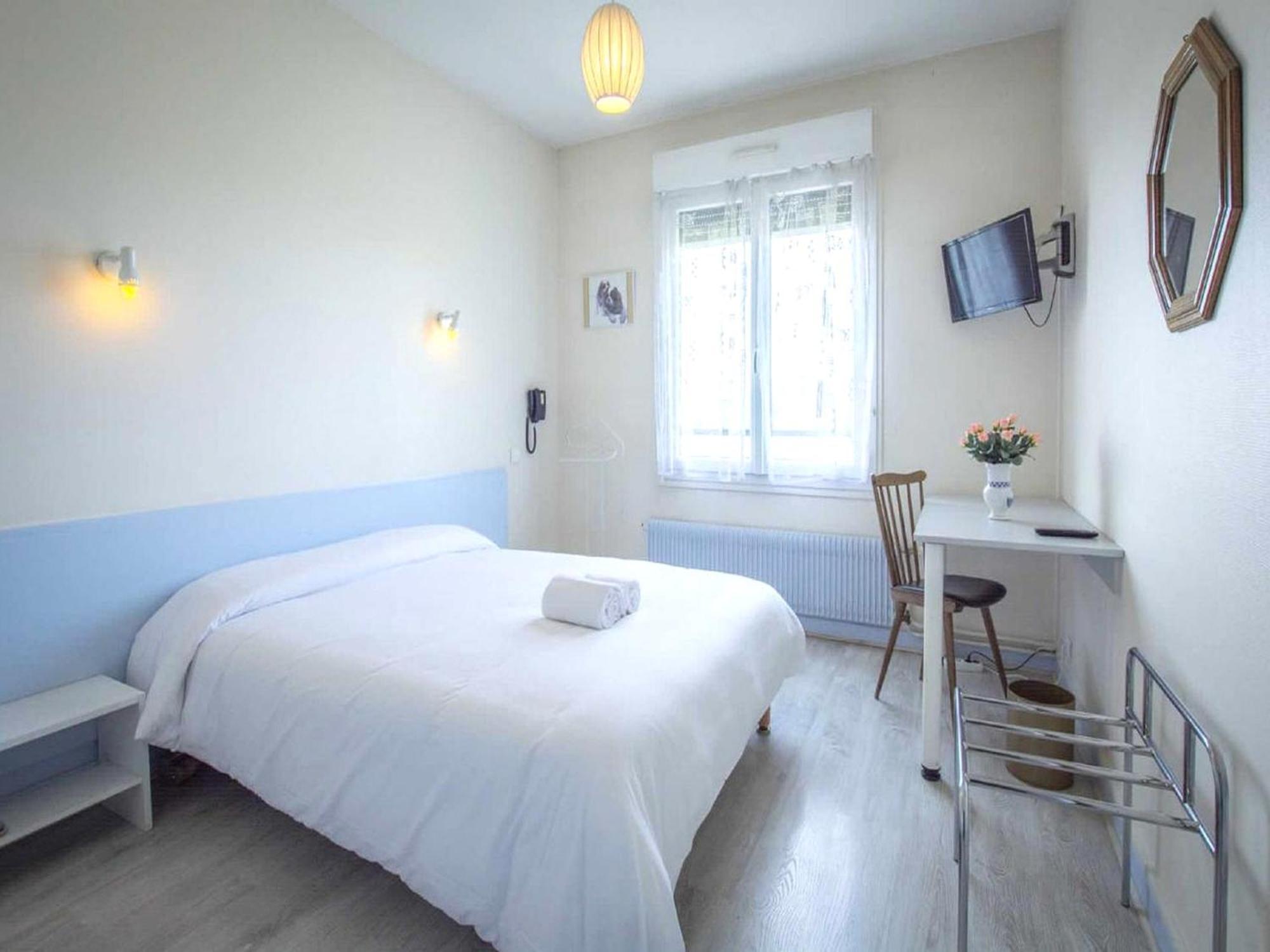 Le Relais De La Route Bleue Hotel Saint-Loup  Екстериор снимка