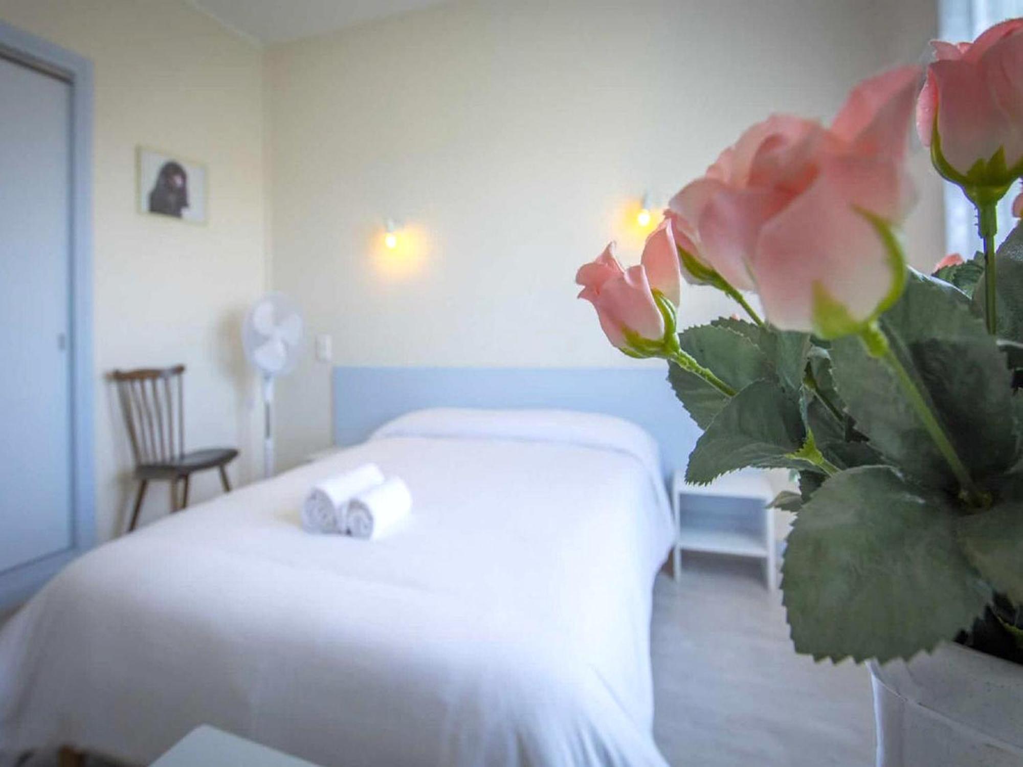 Le Relais De La Route Bleue Hotel Saint-Loup  Екстериор снимка