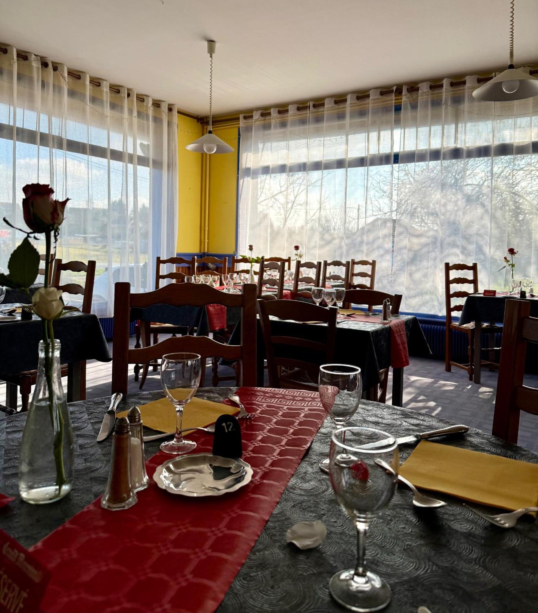 Le Relais De La Route Bleue Hotel Saint-Loup  Екстериор снимка