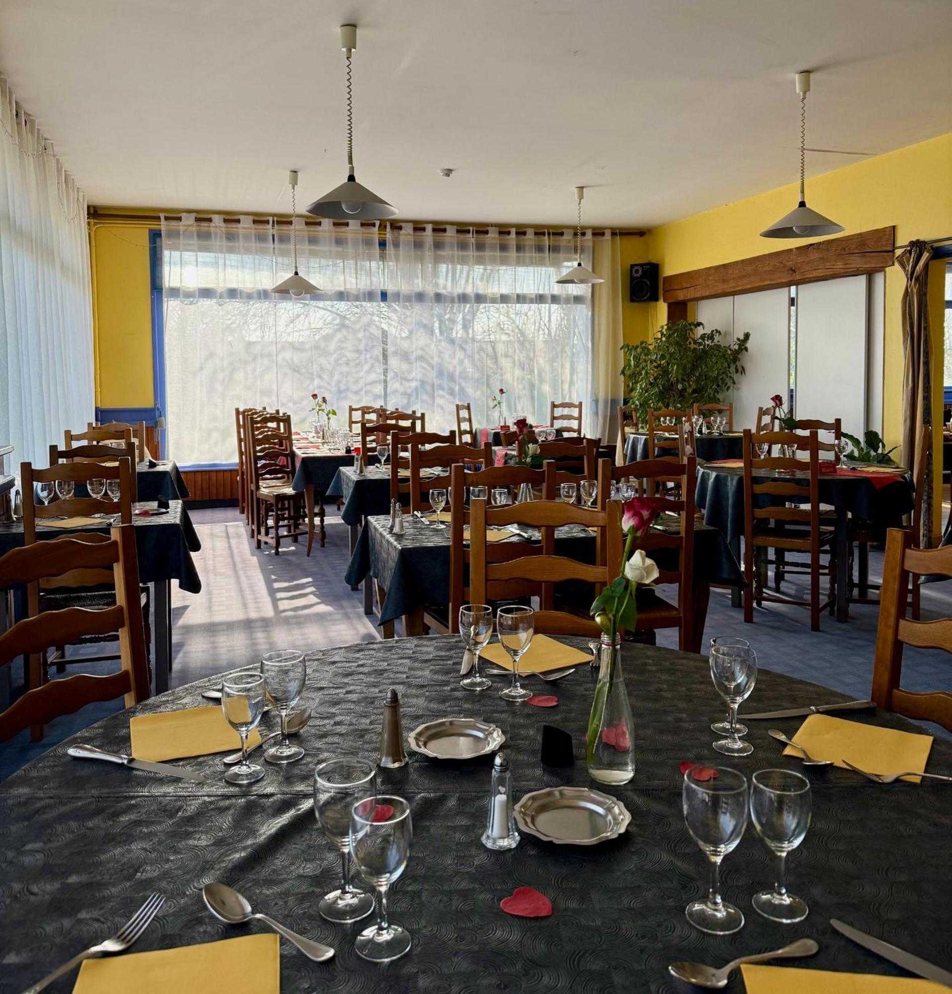 Le Relais De La Route Bleue Hotel Saint-Loup  Екстериор снимка