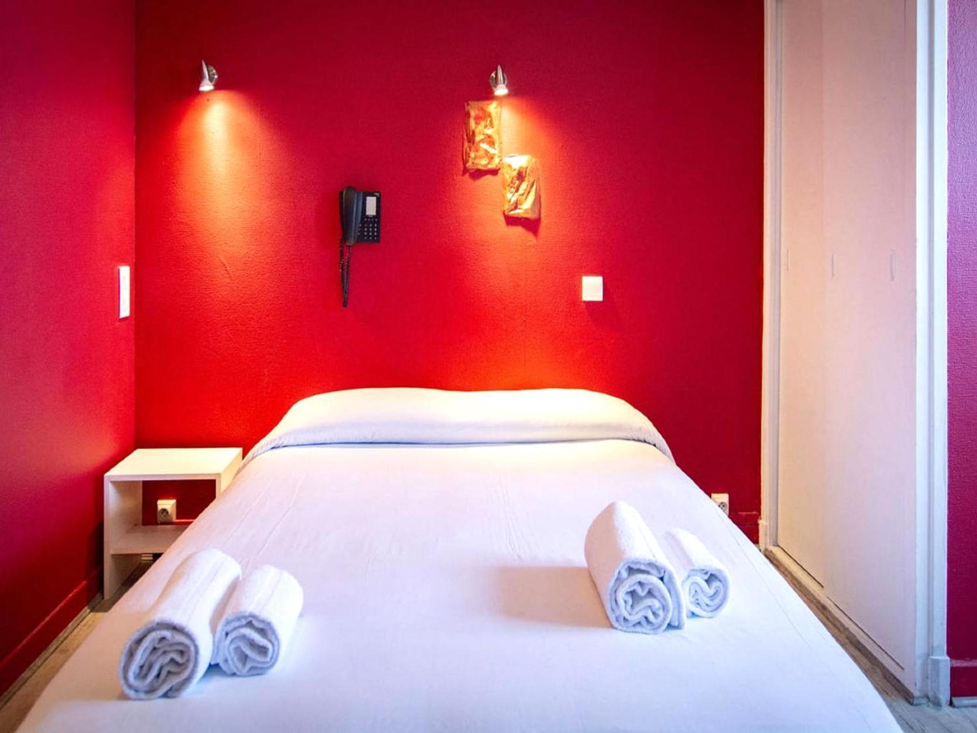 Le Relais De La Route Bleue Hotel Saint-Loup  Екстериор снимка